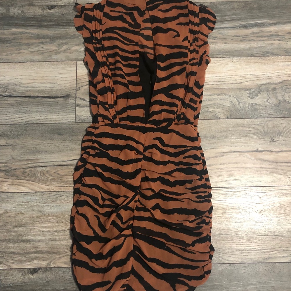 Dress - Picture 3 of 3
